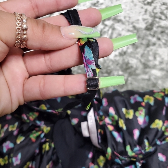 Victoria's Secret Butterfly Print Slip - Picture 5 of 7